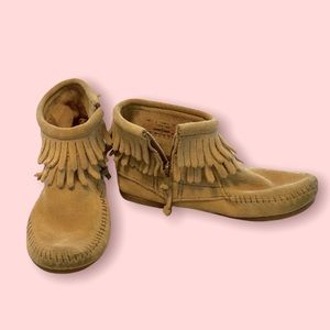 Minnetonka double fringe boot